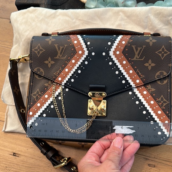 Limited Edition Highly Coveted Louis Vuitton Pochette Matis
